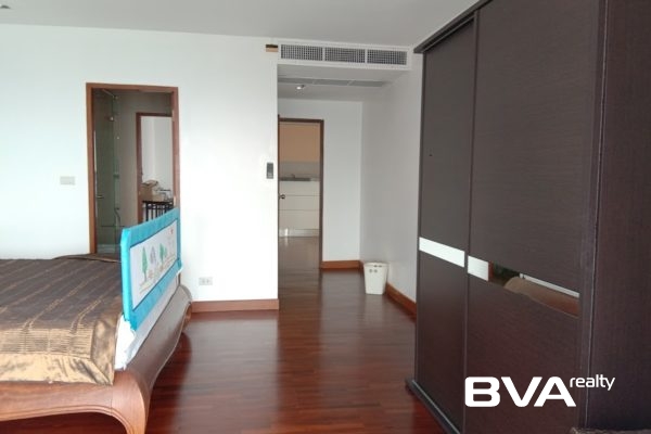 condo for rent Pratumnak Baan Haad U Thong