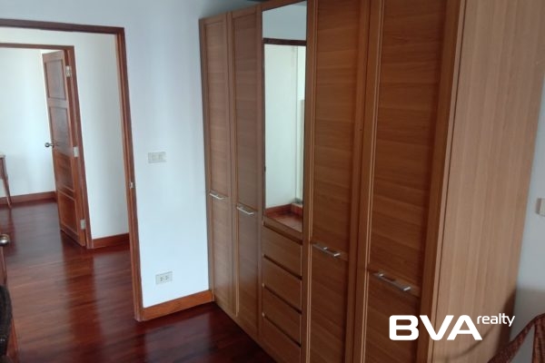 condo for rent Pratumnak Baan Haad U Thong