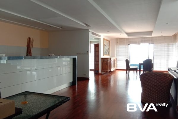 condo for rent Pratumnak Baan Haad U Thong