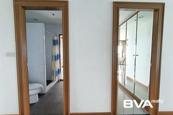 condo for sale Pratumnak Baan Haad U Thong