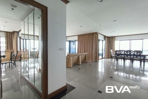 condo for sale Pratumnak Baan Haad U Thong