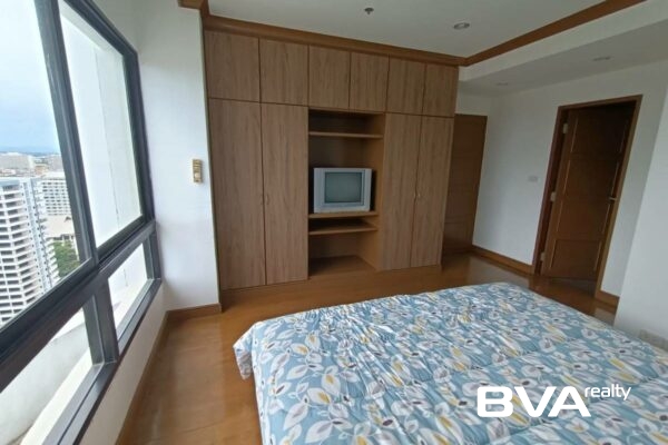 condo for sale Pratumnak Baan Haad U Thong