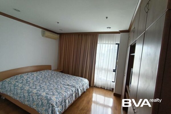 condo for sale Pratumnak Baan Haad U Thong