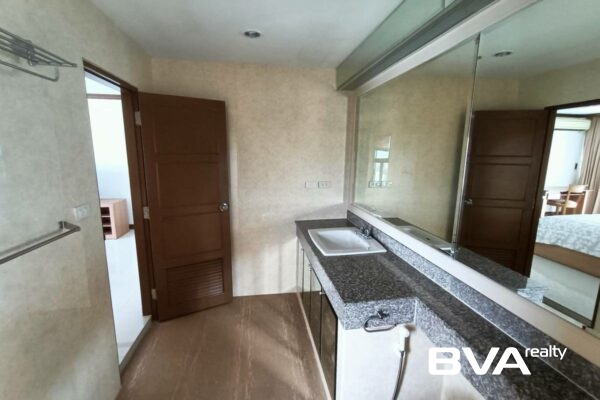 condo for sale Pratumnak Baan Haad U Thong