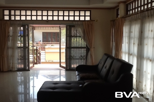 house for rent East Pattaya Blue Star Village