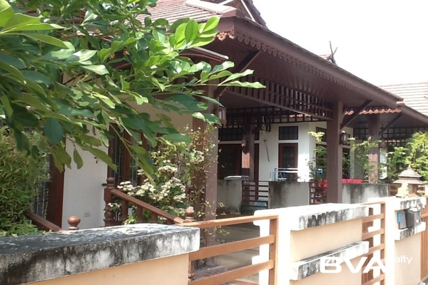 house for rent East Pattaya Blue Star Village