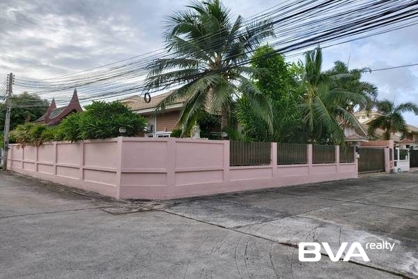 house for sale East Pattaya Classic Villa