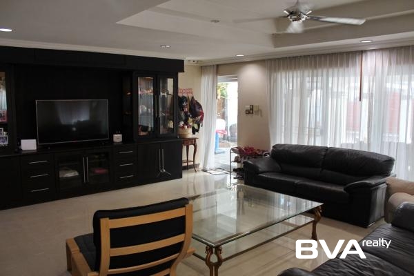 house for sale East Pattaya Temple Court Villas