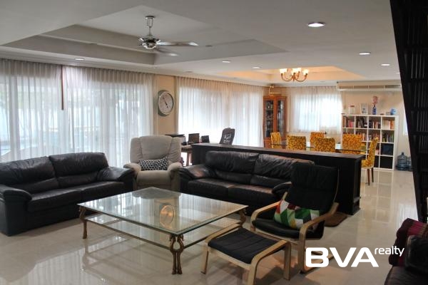 house for sale East Pattaya Temple Court Villas