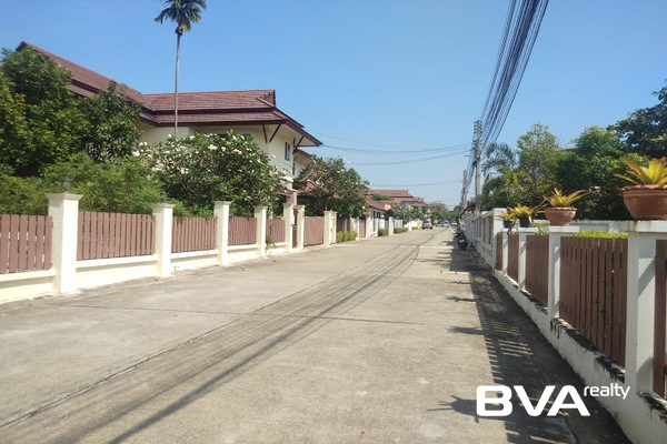 house for rent East Pattaya Tropical Village